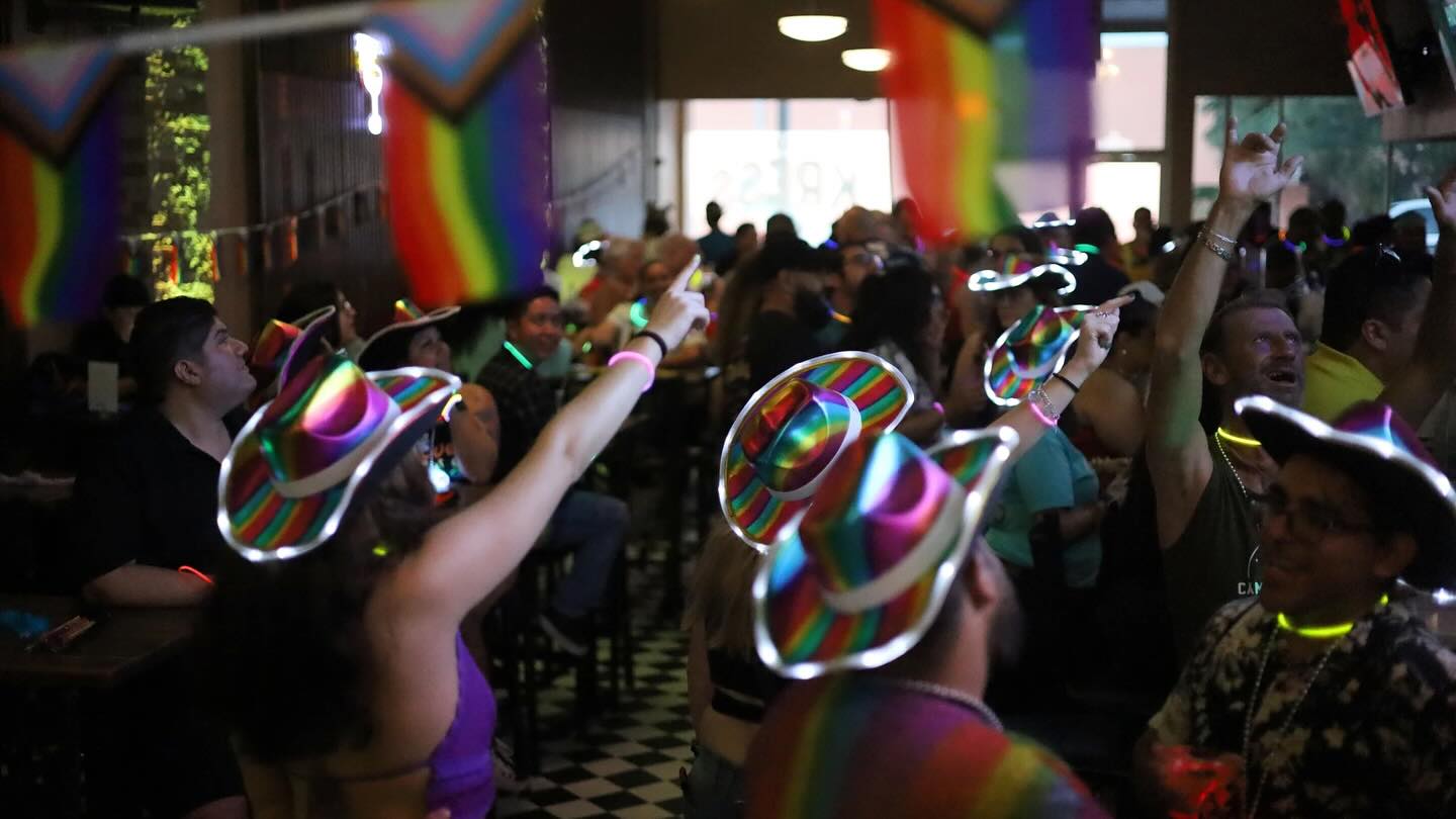 Pub Crawl / Disco 3000